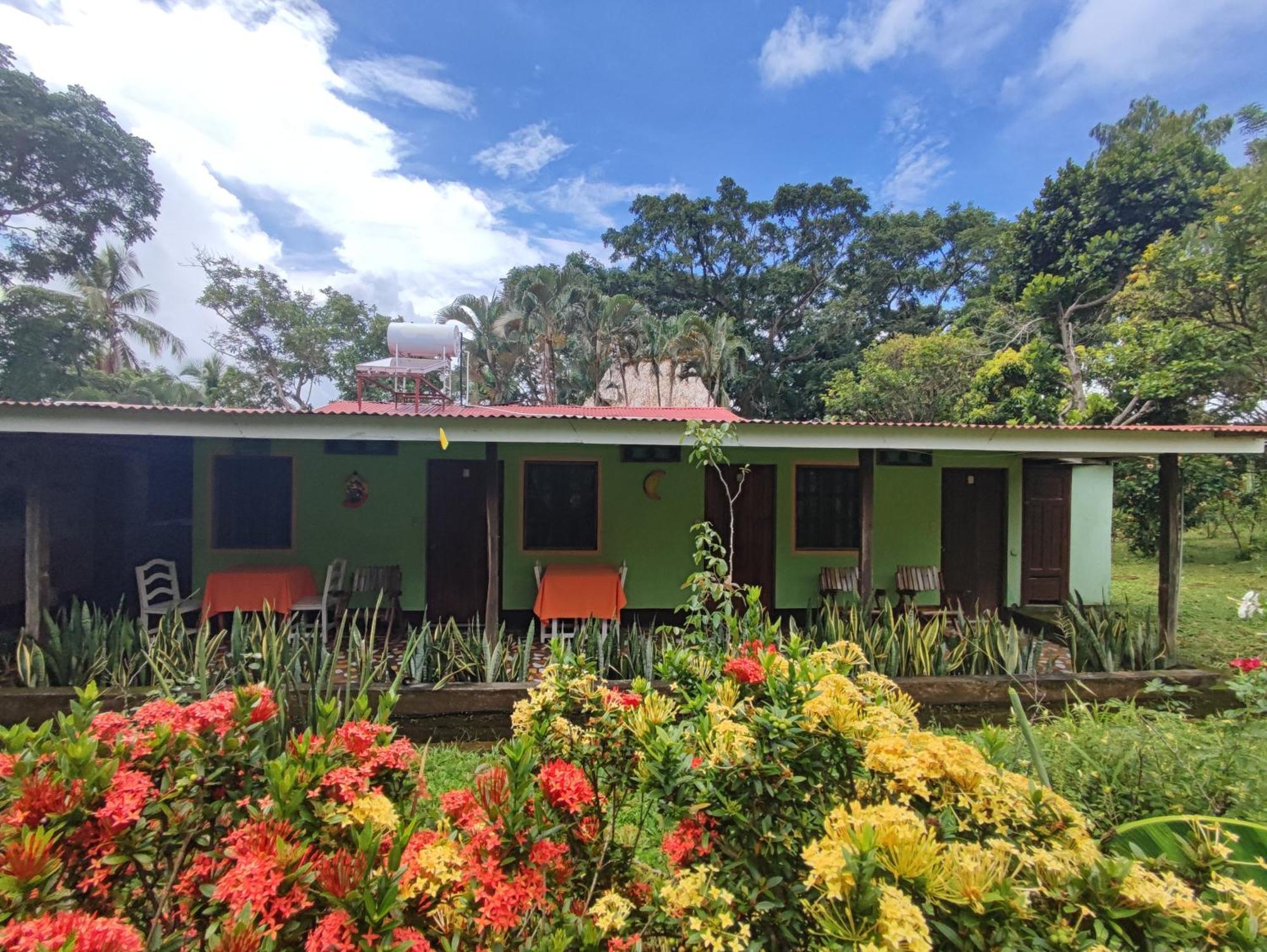 Eco-Lodge El Porvenir. Santa Cruz Habitación foto